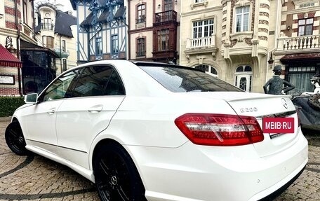 Mercedes-Benz E-Класс, 2012 год, 1 850 000 рублей, 4 фотография