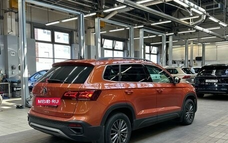 Volkswagen Taos, 2021 год, 2 595 000 рублей, 2 фотография