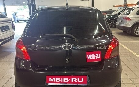 Toyota Yaris III рестайлинг, 2007 год, 399 000 рублей, 5 фотография