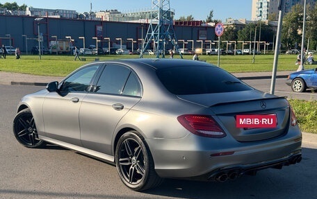Mercedes-Benz E-Класс, 2017 год, 3 180 000 рублей, 6 фотография
