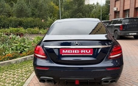 Mercedes-Benz E-Класс, 2018 год, 3 450 000 рублей, 4 фотография