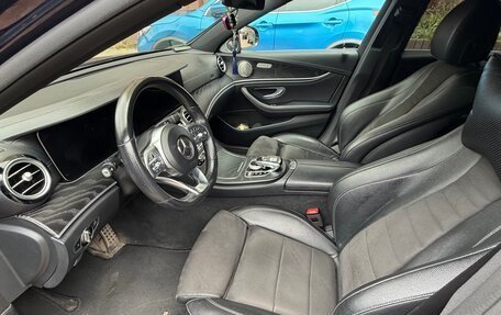 Mercedes-Benz E-Класс, 2018 год, 3 450 000 рублей, 9 фотография