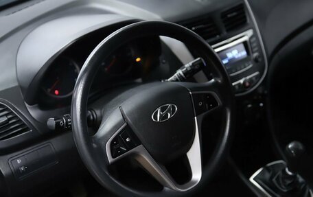 Hyundai Solaris II рестайлинг, 2014 год, 900 000 рублей, 13 фотография