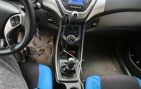 Hyundai Elantra V, 2012 год, 900 000 рублей, 13 фотография