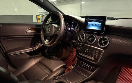 Mercedes-Benz A-Класс, 2016 год, 1 670 000 рублей, 5 фотография