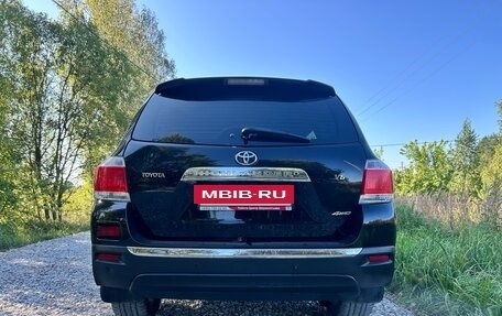 Toyota Highlander III, 2011 год, 1 390 000 рублей, 2 фотография