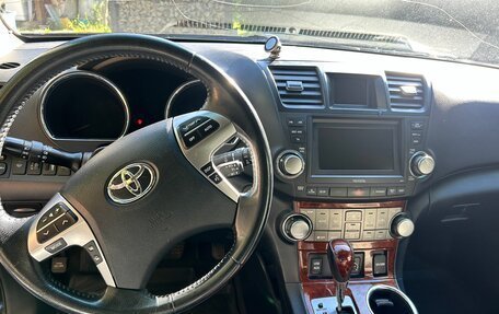 Toyota Highlander III, 2011 год, 1 390 000 рублей, 9 фотография