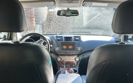 Toyota Highlander III, 2011 год, 1 390 000 рублей, 11 фотография