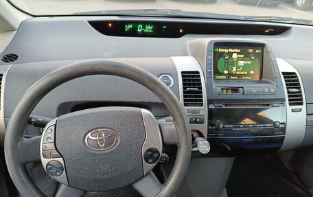 Toyota Prius, 2006 год, 650 000 рублей, 3 фотография