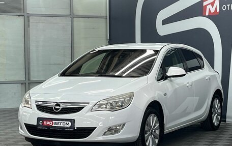 Opel Astra J, 2010 год, 729 900 рублей, 3 фотография