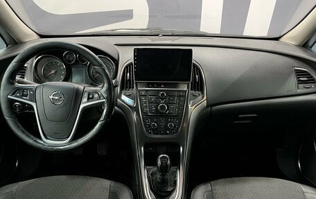 Opel Astra J, 2010 год, 729 900 рублей, 8 фотография