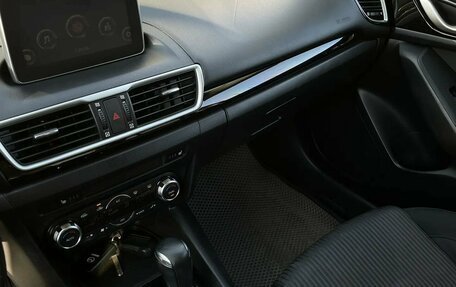 Mazda 3, 2015 год, 1 320 000 рублей, 11 фотография