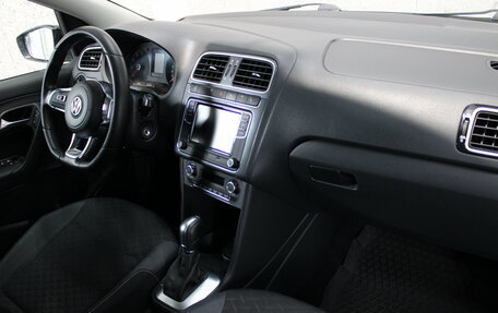Volkswagen Polo VI (EU Market), 2018 год, 1 225 000 рублей, 11 фотография