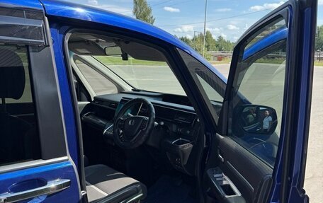 Honda Stepwgn IV, 2015 год, 1 985 000 рублей, 4 фотография