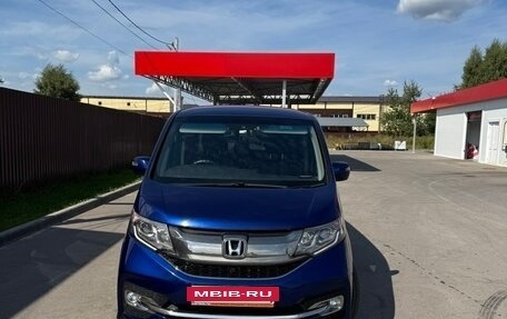 Honda Stepwgn IV, 2015 год, 1 985 000 рублей, 3 фотография