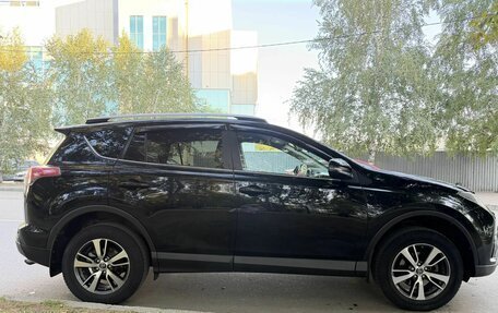 Toyota RAV4, 2017 год, 2 330 000 рублей, 4 фотография