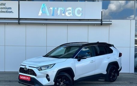 Toyota RAV4, 2020 год, 3 290 000 рублей, 1 фотография