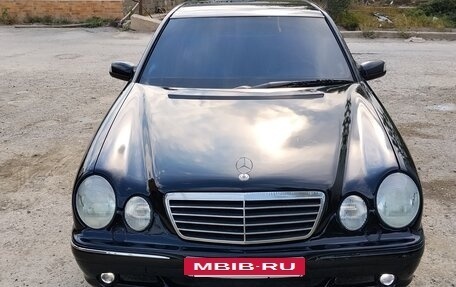 Mercedes-Benz E-Класс, 2001 год, 680 000 рублей, 2 фотография