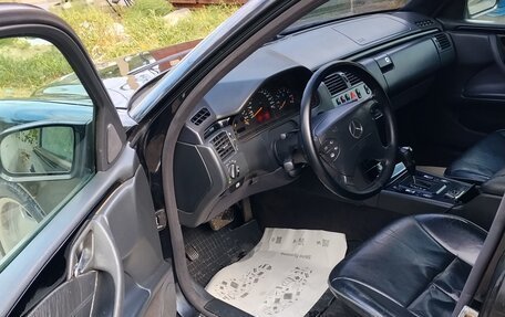 Mercedes-Benz E-Класс, 2001 год, 680 000 рублей, 16 фотография