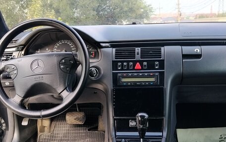 Mercedes-Benz E-Класс, 2001 год, 680 000 рублей, 15 фотография