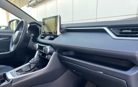 Toyota RAV4, 2020 год, 3 290 000 рублей, 11 фотография