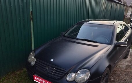 Mercedes-Benz C-Класс, 2005 год, 630 000 рублей, 1 фотография