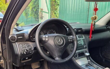 Mercedes-Benz C-Класс, 2005 год, 630 000 рублей, 2 фотография