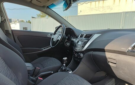 Hyundai Solaris II рестайлинг, 2015 год, 870 000 рублей, 13 фотография
