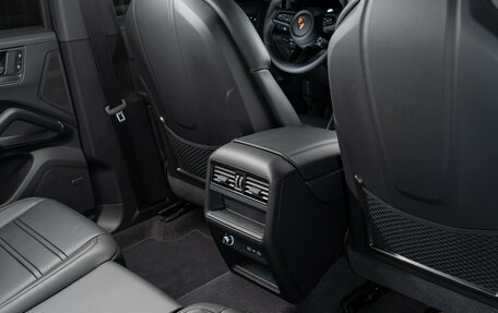 Porsche Cayenne III, 2026 год, 18 650 000 рублей, 34 фотография