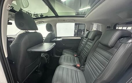 Volkswagen Touran III, 2022 год, 1 565 000 рублей, 16 фотография