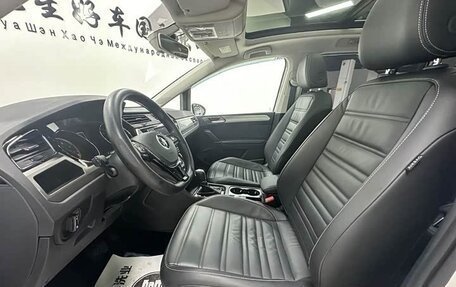 Volkswagen Touran III, 2022 год, 1 565 000 рублей, 14 фотография