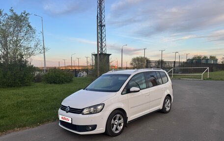 Volkswagen Touran III, 2011 год, 900 000 рублей, 5 фотография