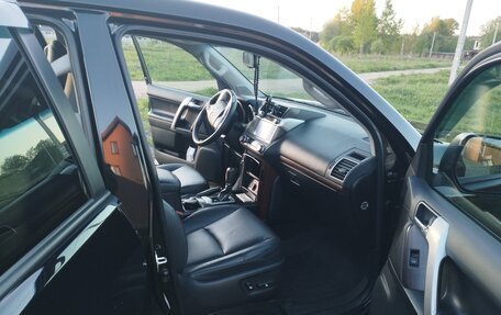 Toyota Land Cruiser Prado 150 рестайлинг 2, 2017 год, 4 350 000 рублей, 27 фотография