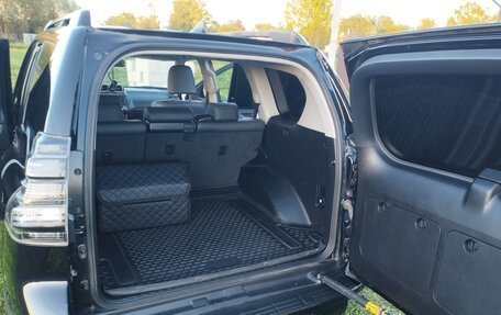 Toyota Land Cruiser Prado 150 рестайлинг 2, 2017 год, 4 350 000 рублей, 29 фотография