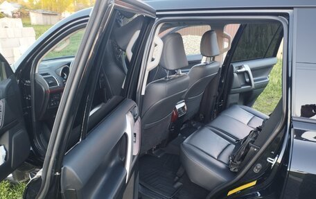 Toyota Land Cruiser Prado 150 рестайлинг 2, 2017 год, 4 350 000 рублей, 30 фотография