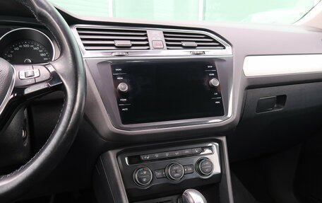Volkswagen Tiguan II, 2019 год, 2 099 000 рублей, 17 фотография