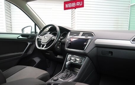 Volkswagen Tiguan II, 2019 год, 2 099 000 рублей, 16 фотография