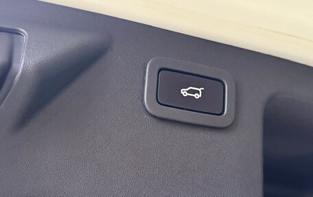 Land Rover Discovery Sport I рестайлинг, 2016 год, 2 498 000 рублей, 13 фотография