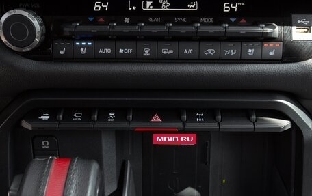 Toyota Sequoia, 2023 год, 9 350 000 рублей, 23 фотография