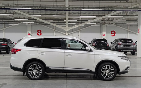 Mitsubishi Outlander III рестайлинг 3, 2015 год, 1 580 000 рублей, 5 фотография