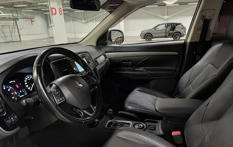 Mitsubishi Outlander III рестайлинг 3, 2015 год, 1 580 000 рублей, 20 фотография