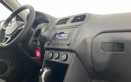 Volkswagen Polo VI (EU Market), 2017 год, 1 050 000 рублей, 24 фотография