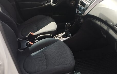 Hyundai Solaris II рестайлинг, 2015 год, 545 000 рублей, 12 фотография