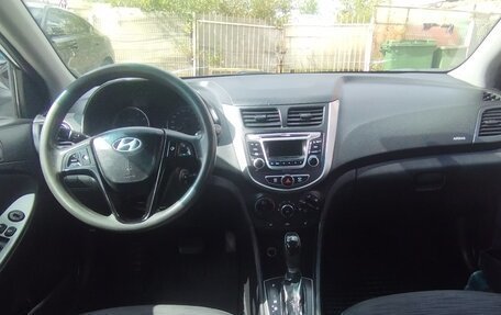 Hyundai Solaris II рестайлинг, 2015 год, 545 000 рублей, 10 фотография