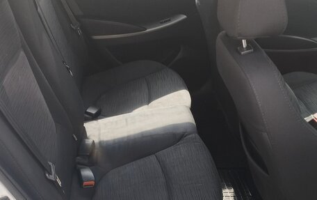 Hyundai Solaris II рестайлинг, 2015 год, 545 000 рублей, 11 фотография