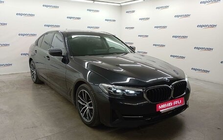 BMW 5 серия, 2021 год, 4 645 000 рублей, 2 фотография