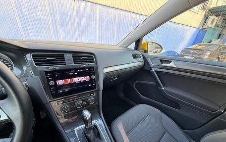 Volkswagen Golf VII, 2018 год, 1 999 999 рублей, 13 фотография