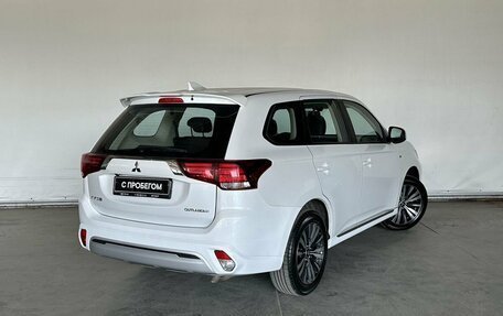 Mitsubishi Outlander III рестайлинг 3, 2022 год, 2 270 000 рублей, 5 фотография