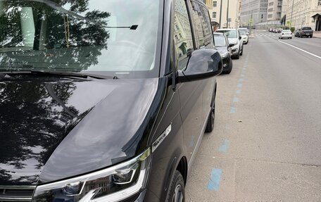 Volkswagen Multivan T6 рестайлинг, 2021 год, 8 700 000 рублей, 4 фотография