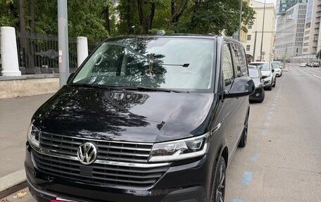 Volkswagen Multivan T6 рестайлинг, 2021 год, 8 700 000 рублей, 3 фотография